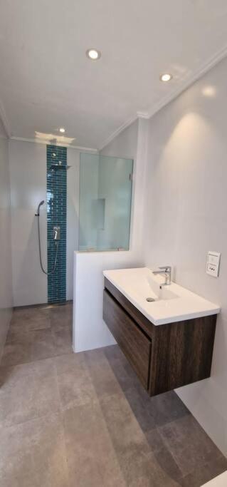 Paradise Heights Luxury Apartments & Villa ボー・ヴァロン エクステリア 写真